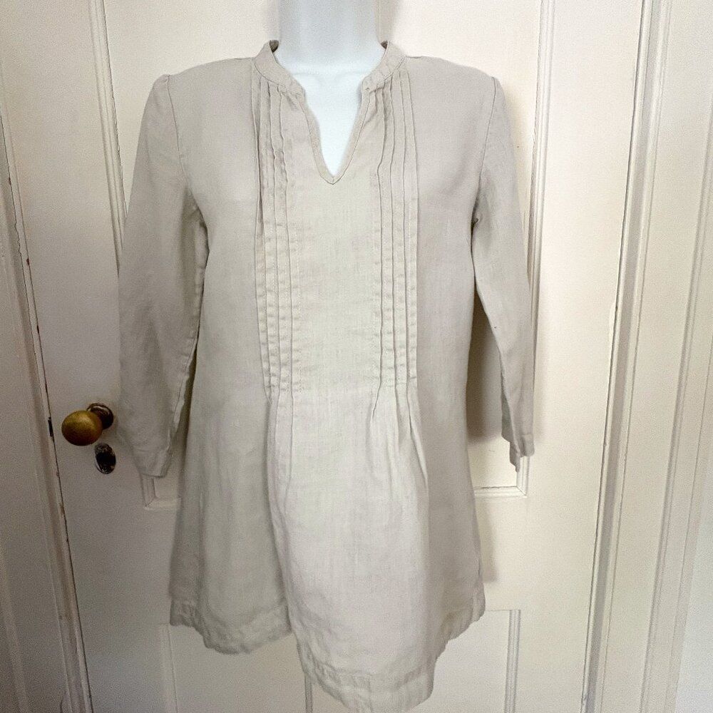 Cynthia Rowley Linen Off White Long Sleeve Top with Pleats.  Size XS